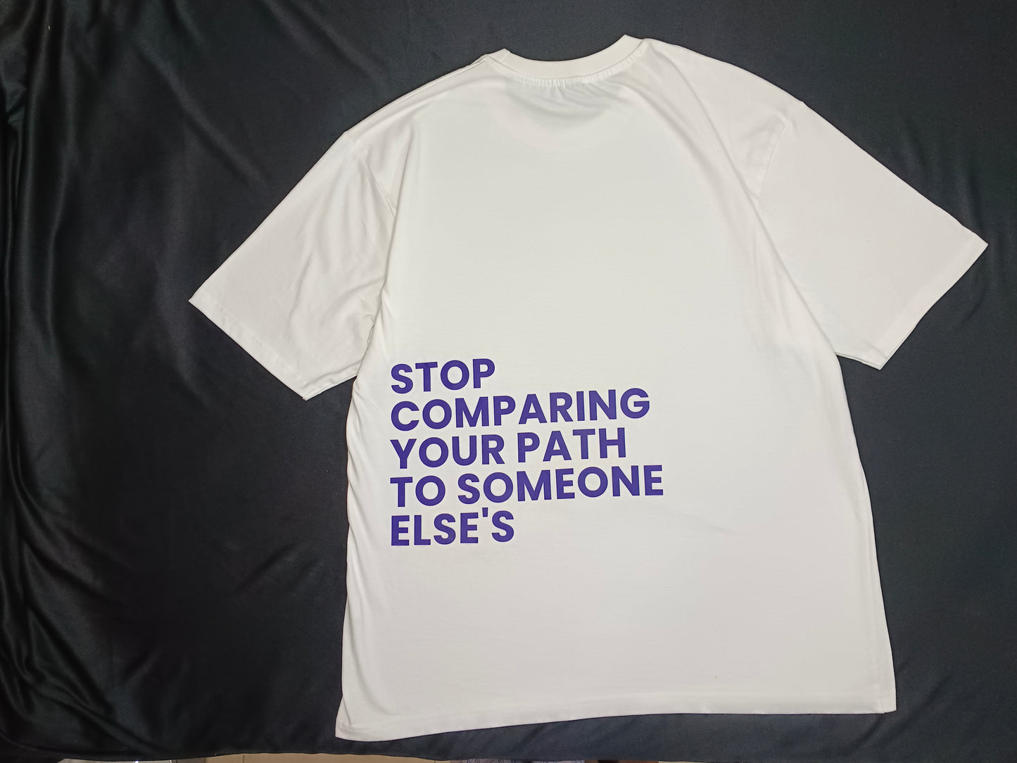 JUST BETWEEN US - Minimalist Statement T-Shirt